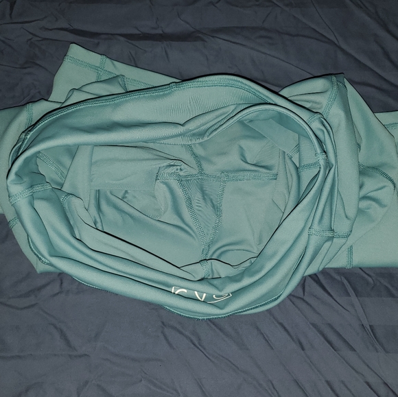 Constantly Varied Gear Sage Capris Small - Picture 3 of 3